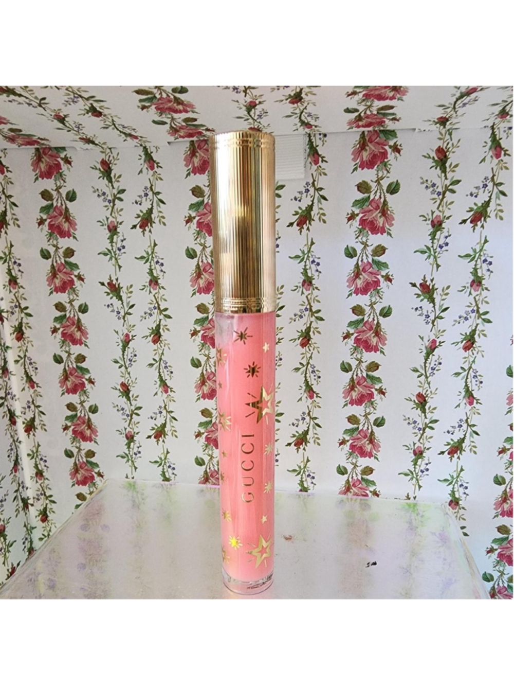 Gucci Pink Lip Gloss with Gold Stars
#glam #luxury
